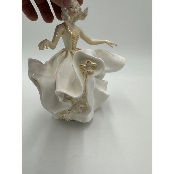 Royal Doulton Sweet Seventeen Figurine Porcelain HN 2734 Vintage England Lady - Picture 3 of 15